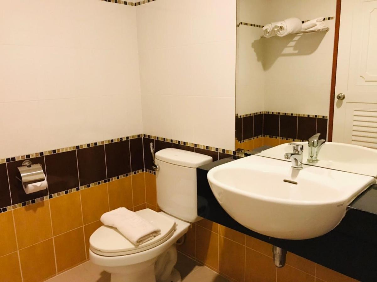 Winner Serviced Apartment Si Maha Phot Екстер'єр фото