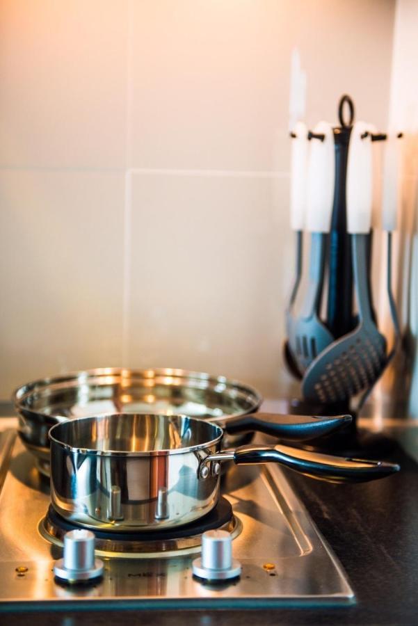 Winner Serviced Apartment Si Maha Phot Екстер'єр фото