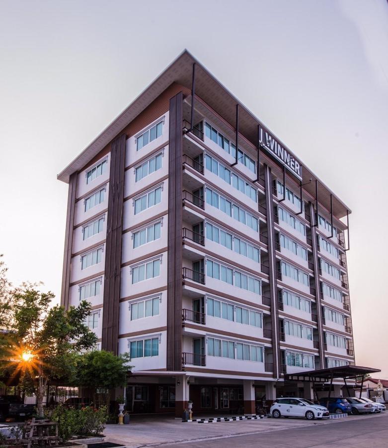 Winner Serviced Apartment Si Maha Phot Екстер'єр фото