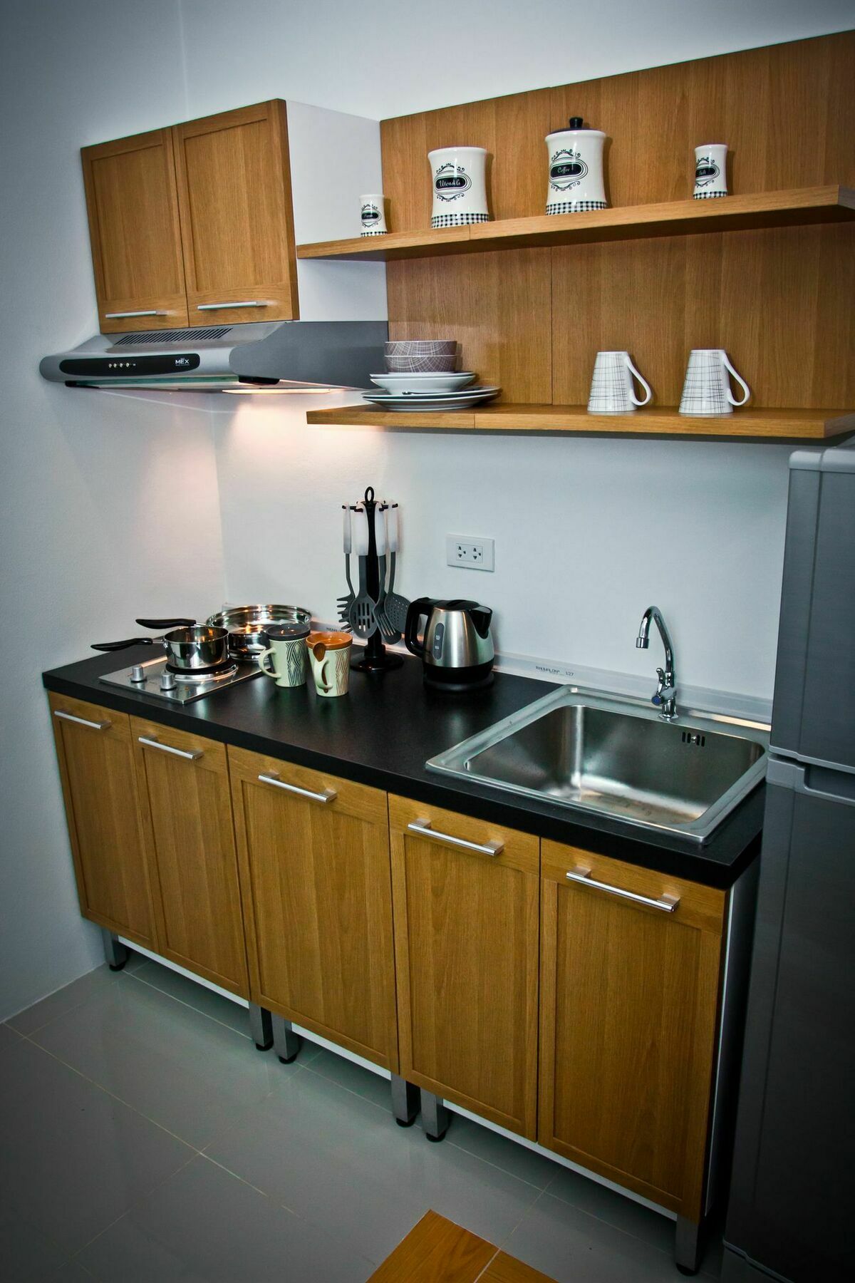 Winner Serviced Apartment Si Maha Phot Екстер'єр фото